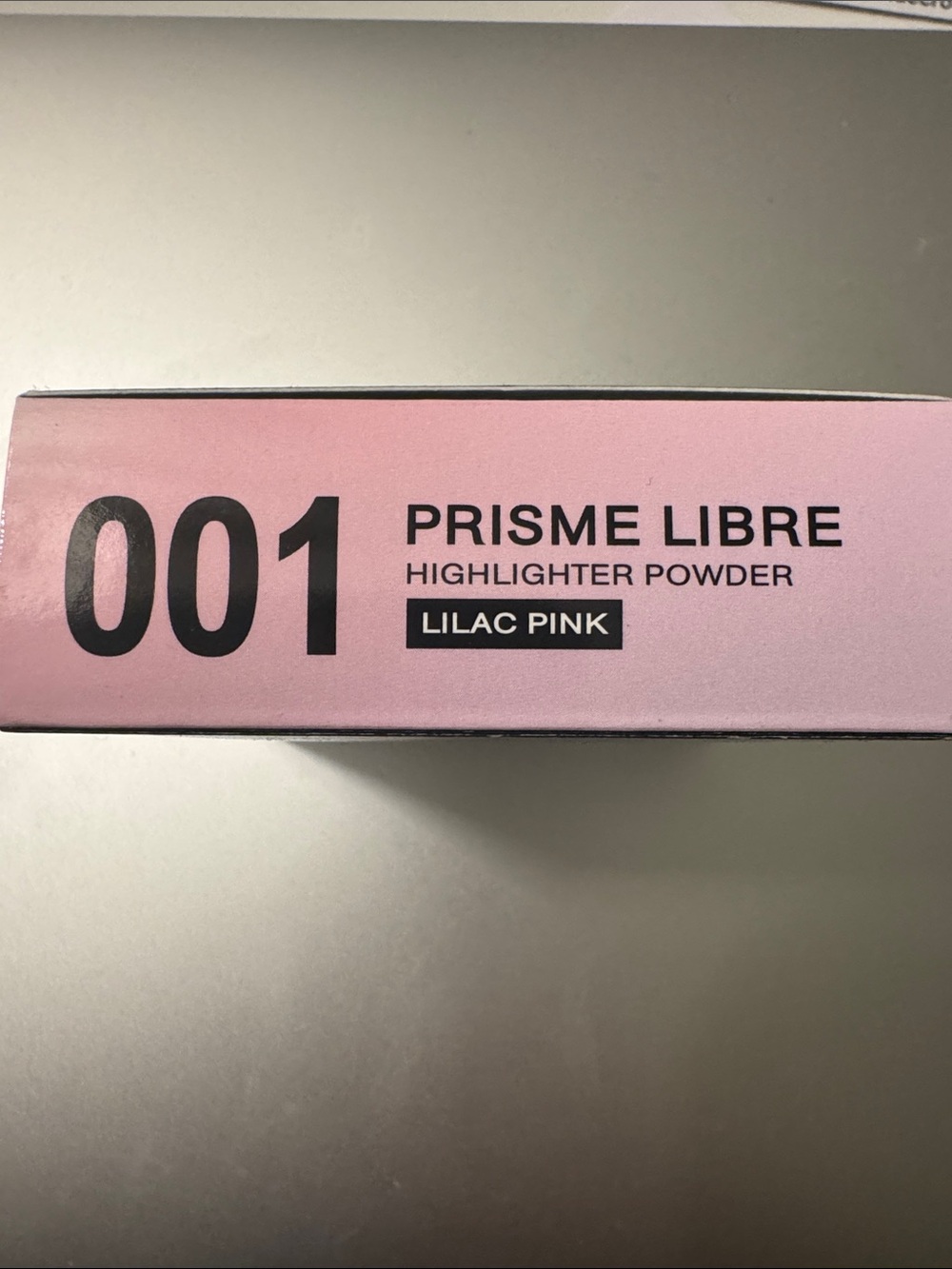 Givenchy Prisme Libre Highlighter Powder — Black & Silver Box - Picture 3 of 7
